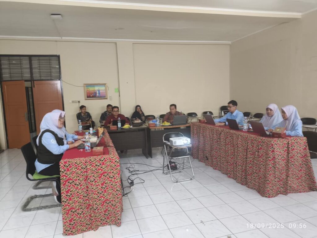 TIM Gugus Mutu PAI Bersama Ketua Jurusan, Dr. Siti Maryam Munjiat, SS, M.Pd.I., dan Sekretaris Jurusan, Zahrotus Saidah, MA.Pd.