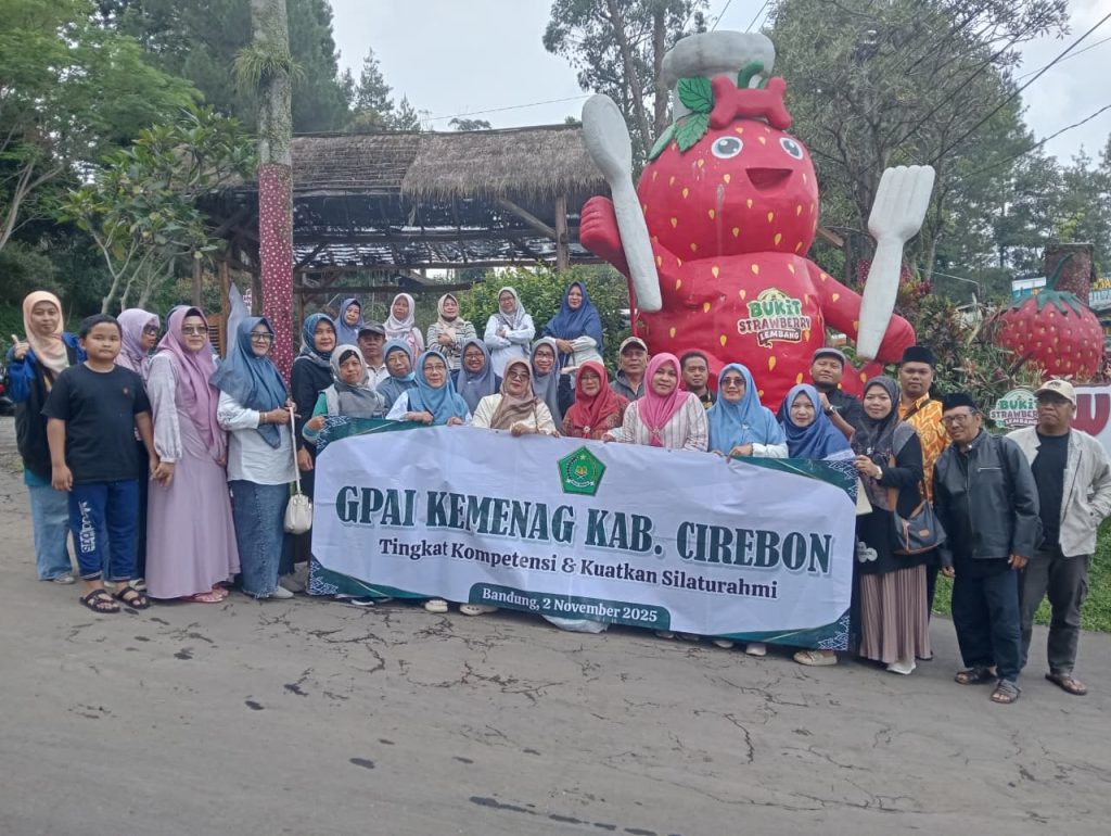  Foto Bersama Keluarga besar Guru Pendidikan Agama Islam (GPAI) Kabupaten Cirebon