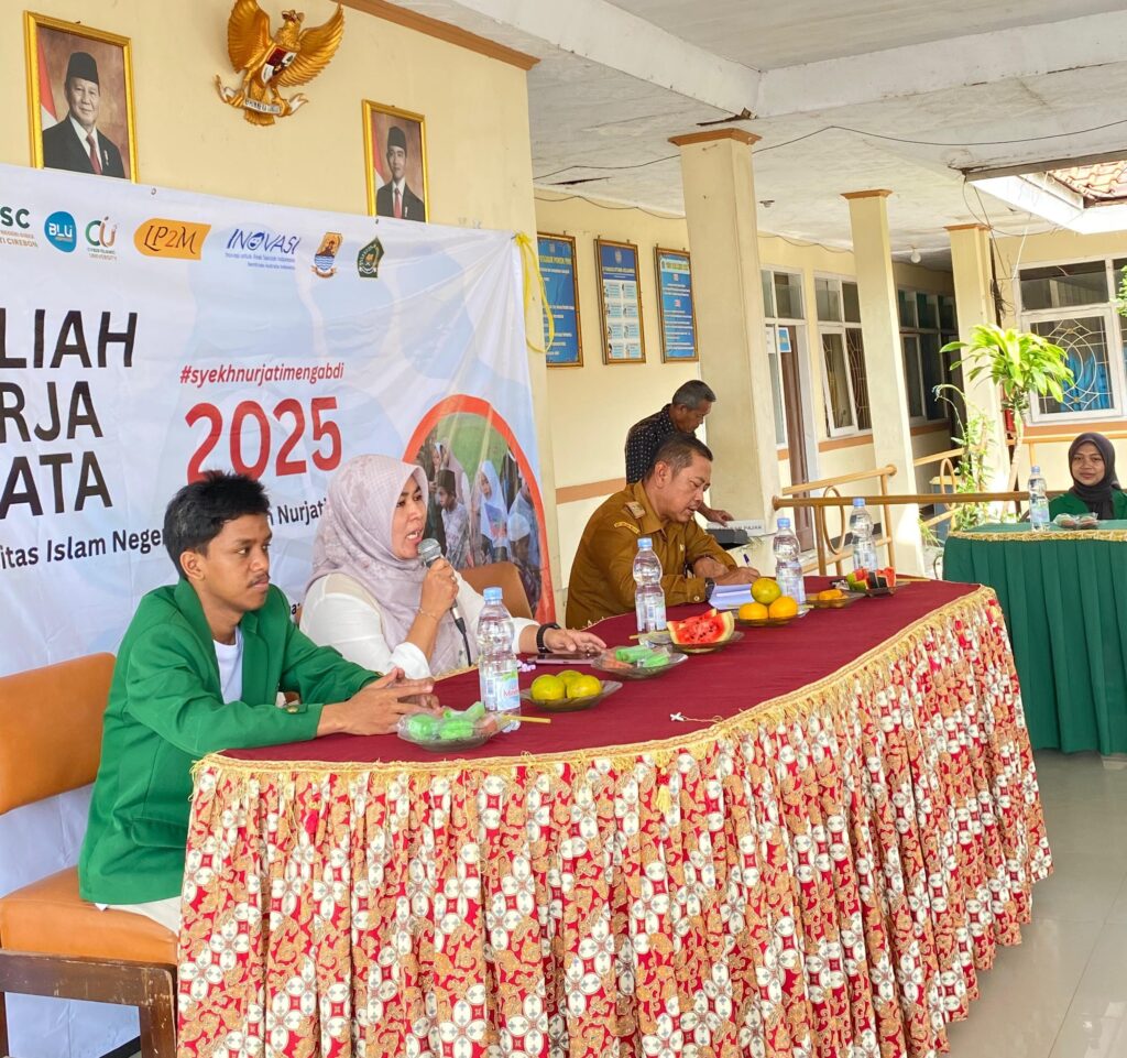 Ibu Dr. Siti Maryam Munjiat, SS, M.Pd.I.,menyampaikan Berbagai pelepas mahasiswa peserta Kuliah Kerja Nyata (KKN) Konvensional tahun 2025