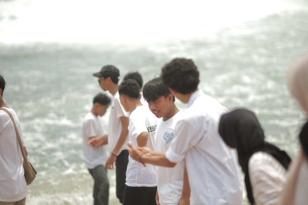 Rihlah Edukatif di Pantai