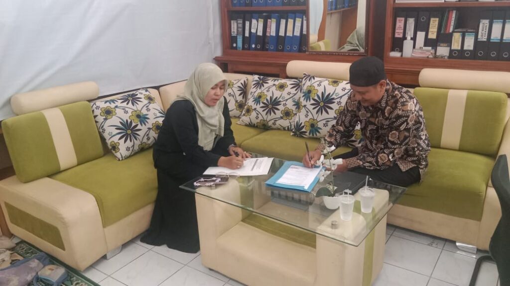 Dokumentasi Kegiatan PKS Ketua MGMP PAI SMK Kota Cirebon dan Ketua Jurusan PAI UIN Siber Syekh Nurjati Cirebon, Dr. Siti Maryam Munjiat, S.S., M.Pd.I., 