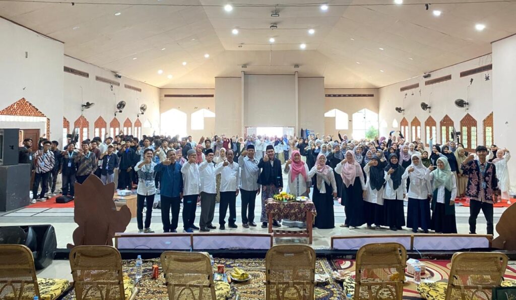 Foto Bersama Kegiatan Maulid Nabi dan Milad PAI Ke-56