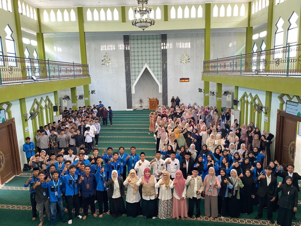 Foto Bersama Dosen PAI dan Mahasiswa dalam Acara Gebyar Maulid dan Milad (GEMA) PAI
