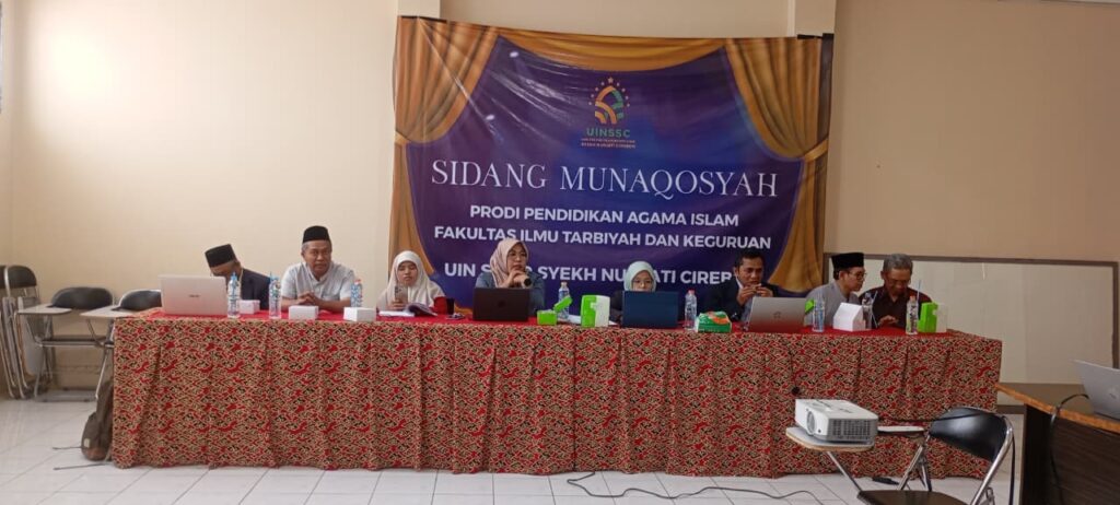 Foto Para Penguji Munaqosyah Gel. 9 sedang Melaksanakan Pengujian Munaqosyah