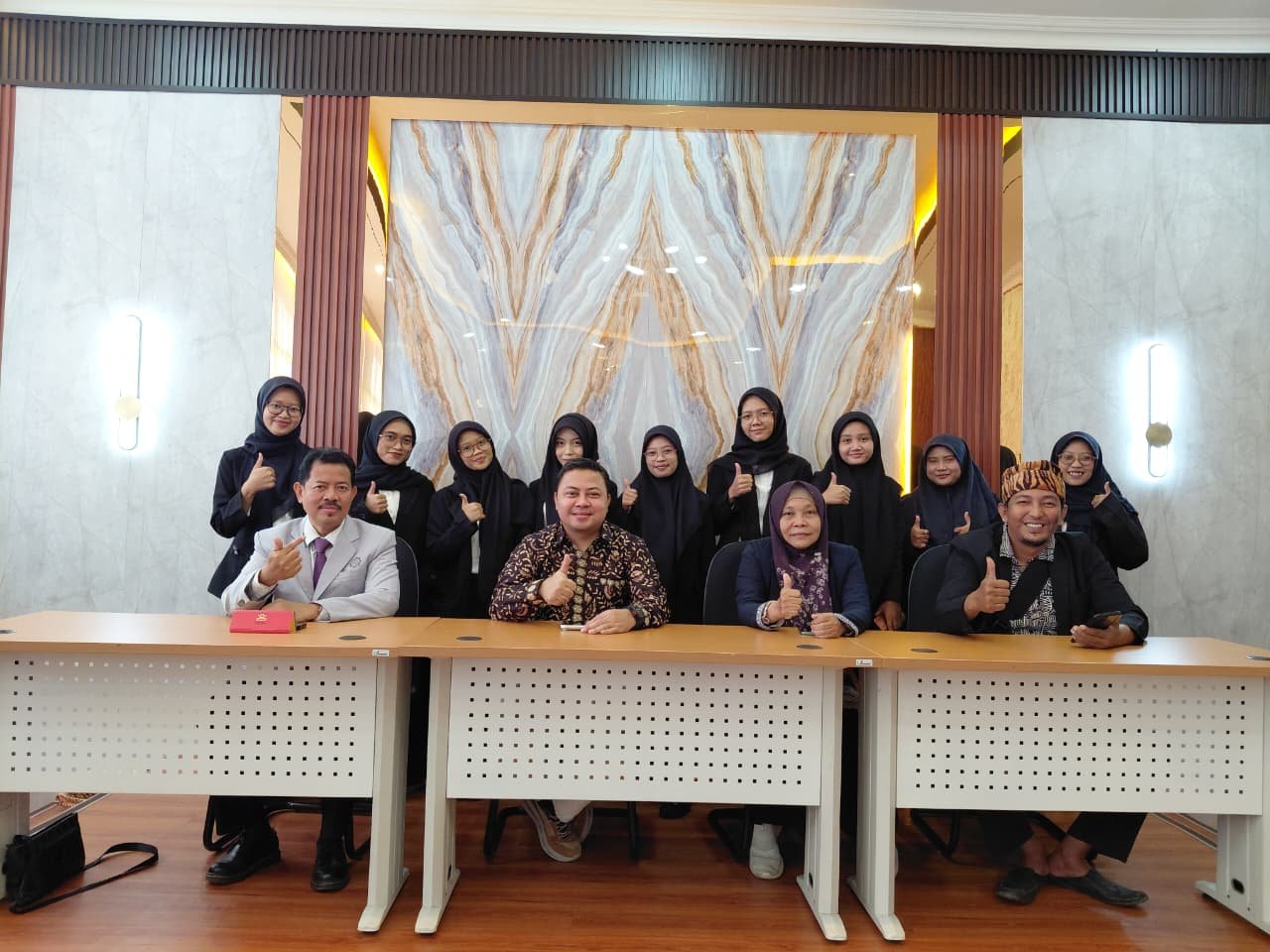 Foto Bersama Saat Pembukaan Munaqosyah Foto Bersama Saat Pembukaan Munaqosyah