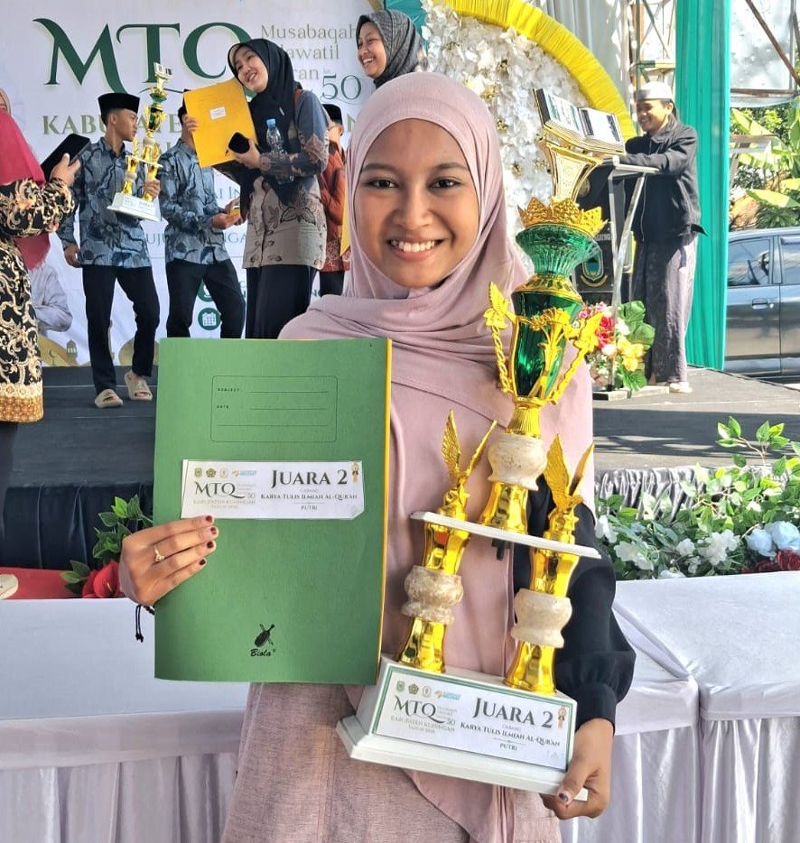 Nurlaila Turohmah, mahasiswi PAI angkatan 2023 Nurlaila Turohmah, mahasiswi PAI angkatan 2023